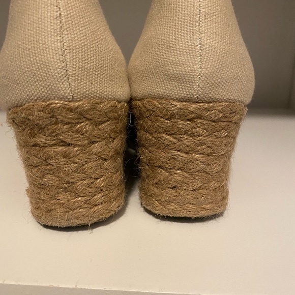 Wedge - Picture 3 of 4